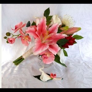 Destination/Beach wedding bouquet & boutonnière